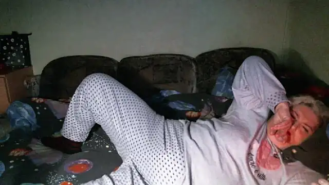 Snapshot of Lana555 chatting on 10.03.25 Lana555 online show from 10.03.25