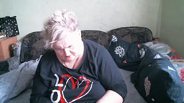 Snapshot of Lana555 chatting on 11.04.25 Lana555 online show from 11.04.25