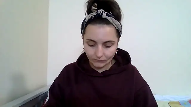 Snapshot of DInaraXRose chatting on 10.13.25 DInaraXRose online show from 10.13.25