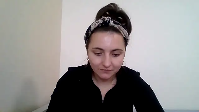 Snapshot of DInaraXRose chatting on 10.17.25 DInaraXRose online show from 10.17.25