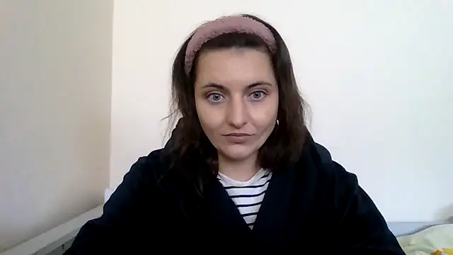 Snapshot of DInaraXRose chatting on 10.20.25 DInaraXRose online show from 10.20.25