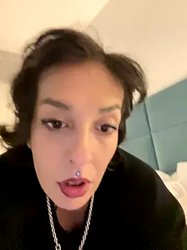 Piggiteablacktea online show from 11.11.25