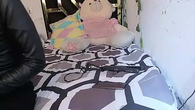 Snapshot of lucywhite13 chatting on 03.20.26 lucywhite13 online show from 03.20.26