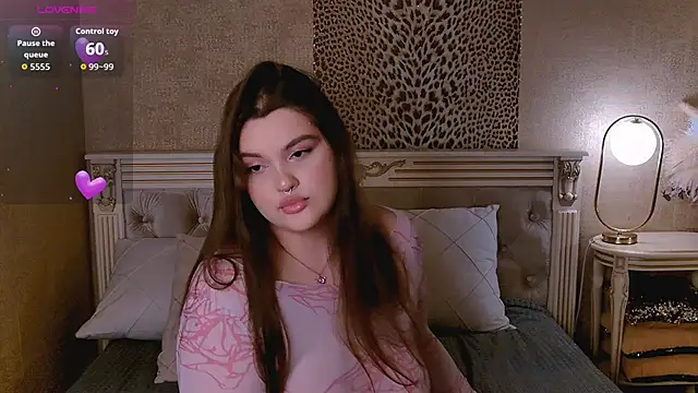 EmilyHyde online show from 10.20.25