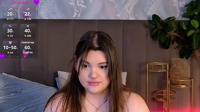 Snapshot of EmilyHyde chatting on 03.01.26 EmilyHyde online show from 03.01.26