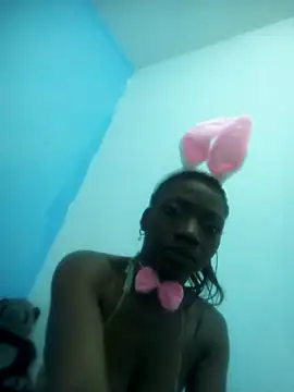 Snapshot of Aurora-Queen chatting on 11.01.25 Aurora-Queen online show from 11.01.25