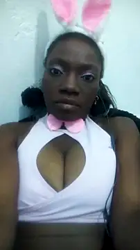 Snapshot of Aurora-Queen chatting on 11.07.25 Aurora-Queen online show from 11.07.25