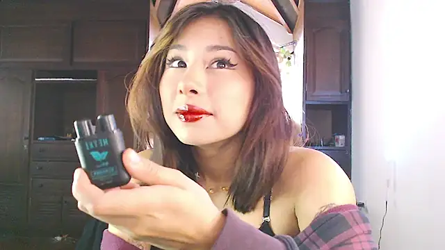 Snapshot of Shisuku_Sophi chatting on 09.21.25 Shisuku Sophi online show from 09.21.25