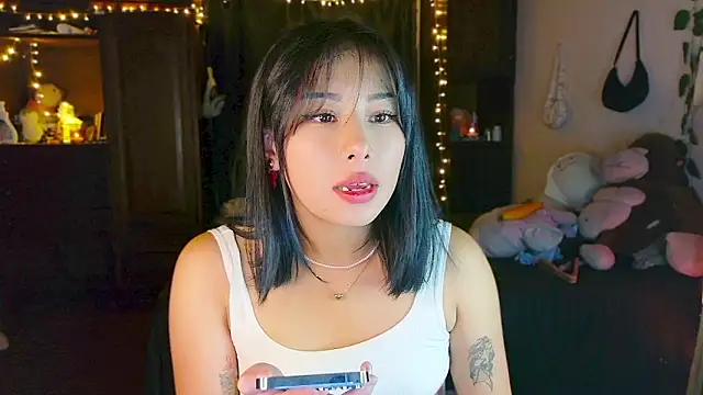 Shisuku Sophi online show from 05.17.26