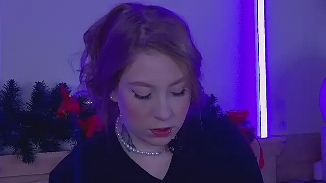 MiaEuphoria  online show from 12.17.25