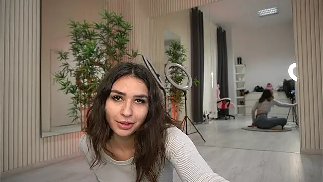 EmmaBlanco online show from 10.17.25