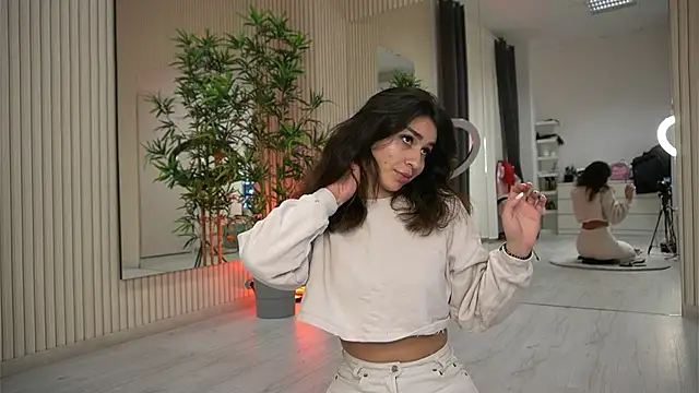 EmmaBlanco online show from 10.21.25