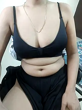 Snapshot of Pihu_Chopra chatting on 09.12.25 Pihu Chopra online show from 09.12.25