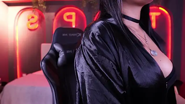 Snapshot of Roma_hells chatting on 09.18.25 Roma hells online show from 09.18.25