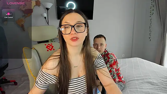 Snapshot of wwow_meow chatting on 03.23.26 wwow meow online show from 03.23.26