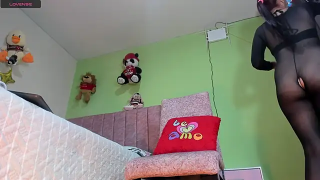 Snapshot of hot_Dariana_pantyhose chatting on 12.05.25 hot Dariana pantyhose online show from 12.05.25