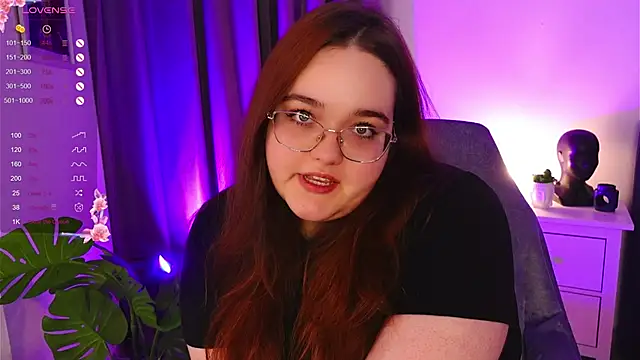 Snapshot of Neko_Moor chatting on 11.28.25 Neko Moor online show from 11.28.25