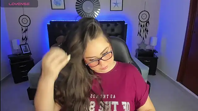 Snapshot of LolaVillalobos chatting on 09.11.25 LolaVillalobos online show from 09.11.25