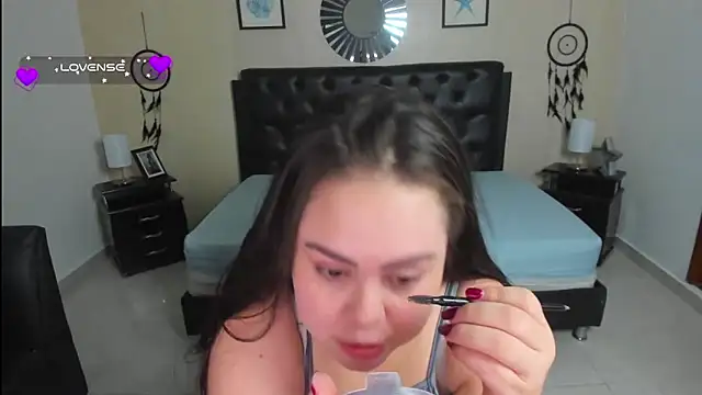 Snapshot of LolaVillalobos chatting on 10.02.25 LolaVillalobos online show from 10.02.25