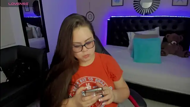 Snapshot of LolaVillalobos chatting on 10.08.25 LolaVillalobos online show from 10.08.25