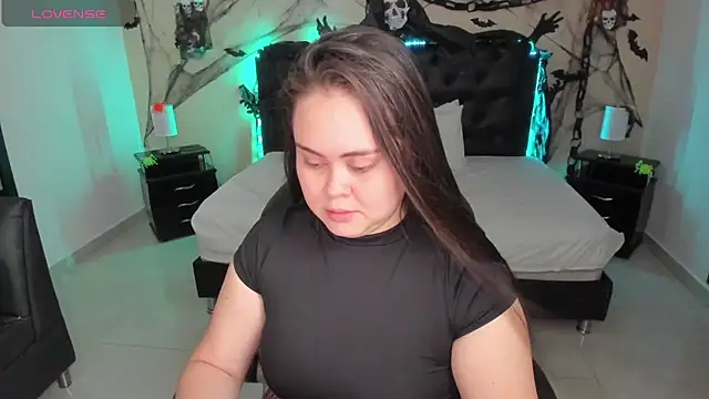 Snapshot of LolaVillalobos chatting on 11.01.25 LolaVillalobos online show from 11.01.25