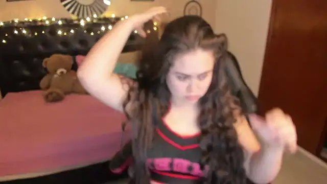 Snapshot of LolaVillalobos chatting on 12.03.25 LolaVillalobos online show from 12.03.25