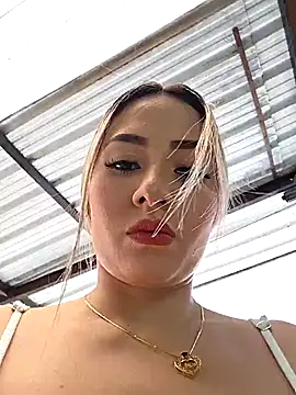 Snapshot of Natasanz chatting on 05.06.26 Natasanz online show from 05.06.26