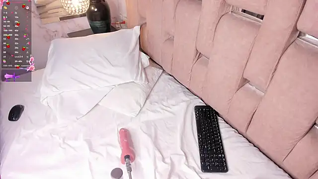 NinaCapelli online show from 11.11.25