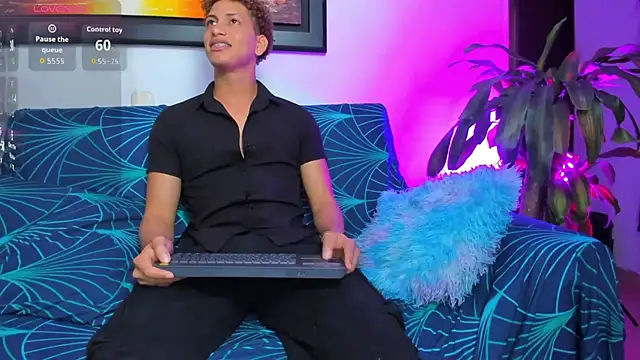 Snapshot of ECSTASYX2_2001 chatting on 11.23.25 ECSTASYX2 2001 online show from 11.23.25