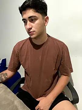 Snapshot of Tavinho067 chatting on 01.08.26 Tavinho067 online show from 01.08.26