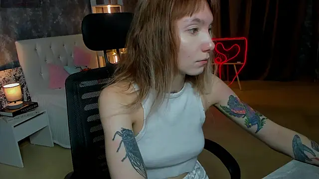 Snapshot of tattoo_art_baby chatting on 10.17.25 tattoo art baby online show from 10.17.25