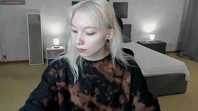 Snapshot of tattoo_art_baby chatting on 11.25.25 tattoo art baby online show from 11.25.25