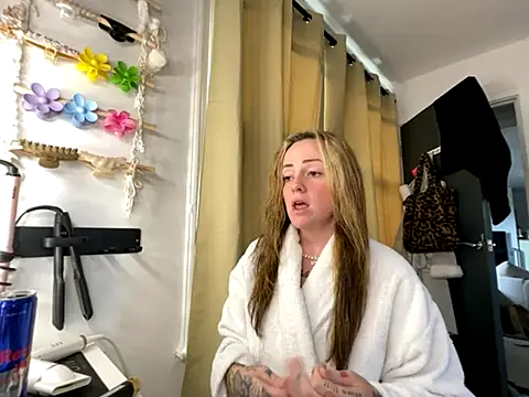 Snapshot of SofiaaBlackk chatting on 10.23.25 SofiaaBlackk online show from 10.23.25