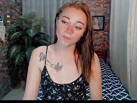 Snapshot of cutemac69 chatting on 11.17.25 cutemac69 online show from 11.17.25