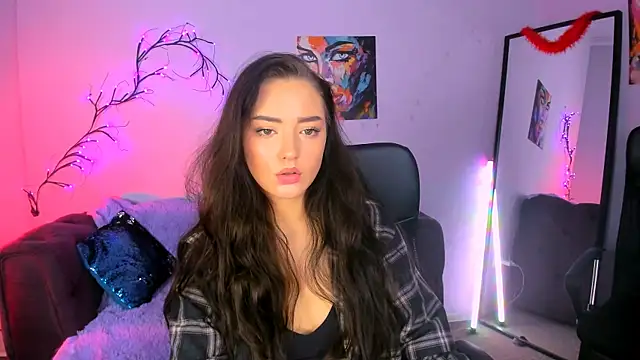 Snapshot of miki-niki chatting on 11.27.25 miki-niki online show from 11.27.25