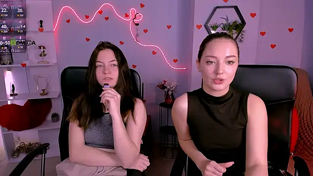 Snapshot of miki-niki chatting on 03.11.26 miki-niki online show from 03.11.26