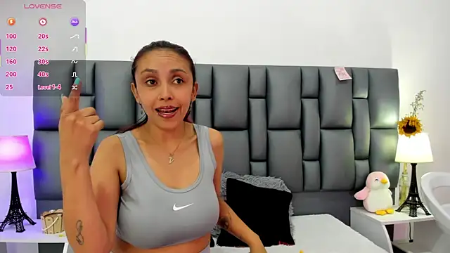 valeriasweet  online show from 11.22.25