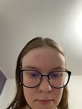 Snapshot of _CherryBloom_ chatting on 12.19.25 CherryBloom online show from 12.19.25