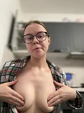 Snapshot of _CherryBloom_ chatting on 01.14.26 CherryBloom online show from 01.14.26