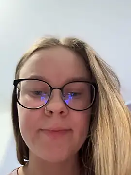 Snapshot of _CherryBloom_ chatting on 02.19.26 CherryBloom online show from 02.19.26