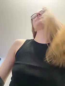 Snapshot of _CherryBloom_ chatting on 02.26.26 CherryBloom online show from 02.26.26