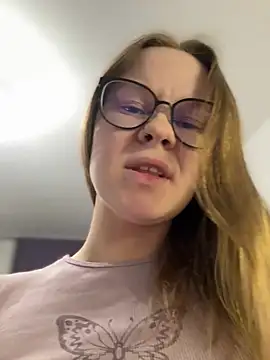 Snapshot of _CherryBloom_ chatting on 02.28.26 CherryBloom online show from 02.28.26