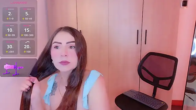 Snapshot of Heraa_Piett chatting on 09.11.25 Heraa Piett online show from 09.11.25