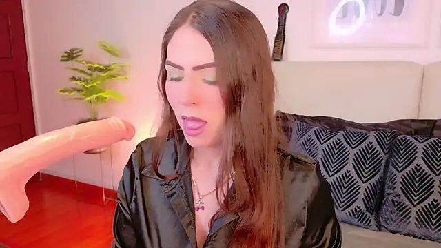 Snapshot of Heraa_Piett chatting on 09.18.25 Heraa Piett online show from 09.18.25