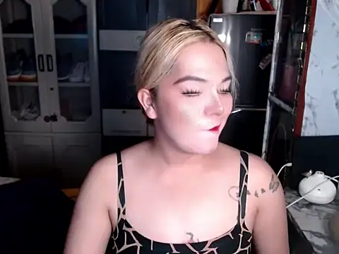 blonditax1111 online show from 07.18.26