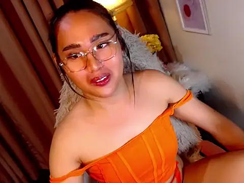 urmidnightcravingsxx online show from 04.20.26