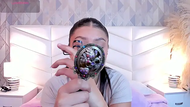 victoria   jonnes online show from 11.17.25