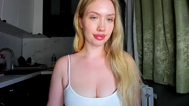 NicoleRiccii online show from 10.05.25