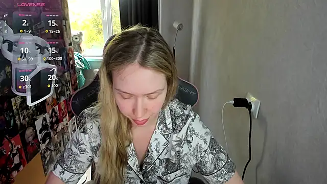 NicoleRiccii online show from 10.10.25