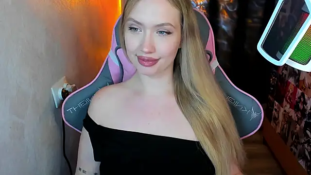 NicoleRiccii online show from 11.04.25